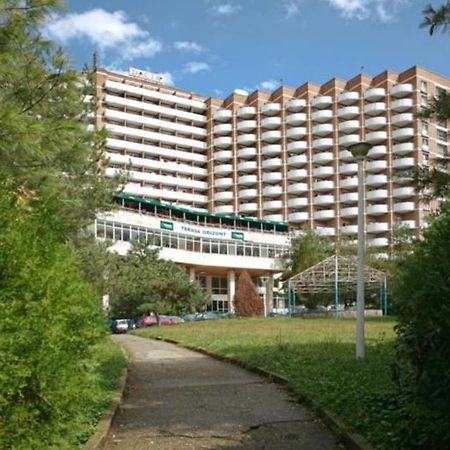 Отель Dacia Бэиле-Еркулане Экстерьер фото